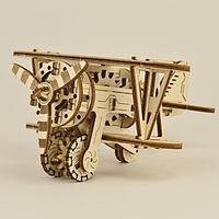 Kit para construir un biplano mecánico de madera