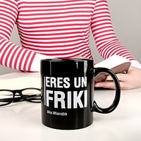 Taza con mensaje Eres un friki