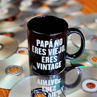Taza Papá no eres viejo,  eres vintage